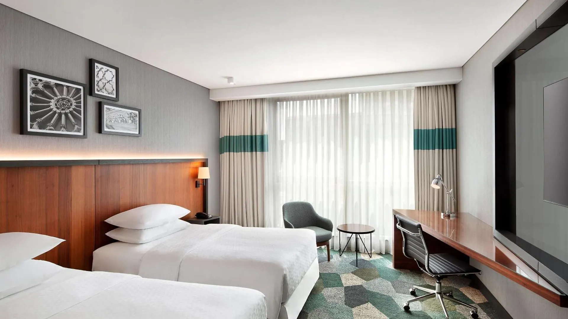 Four Points By Sheraton Istanbul Kagithane Отель